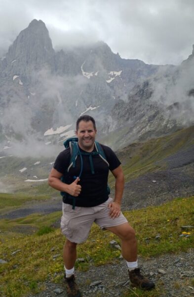 IMG_20250810_121033391_HDR Scott hiking